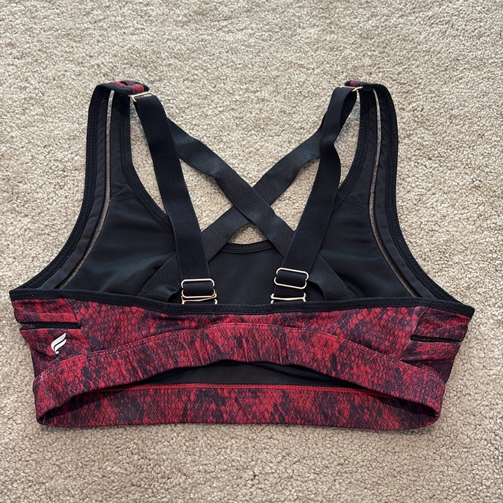 Fabletics sports bra, size M - Picture 2 of 5